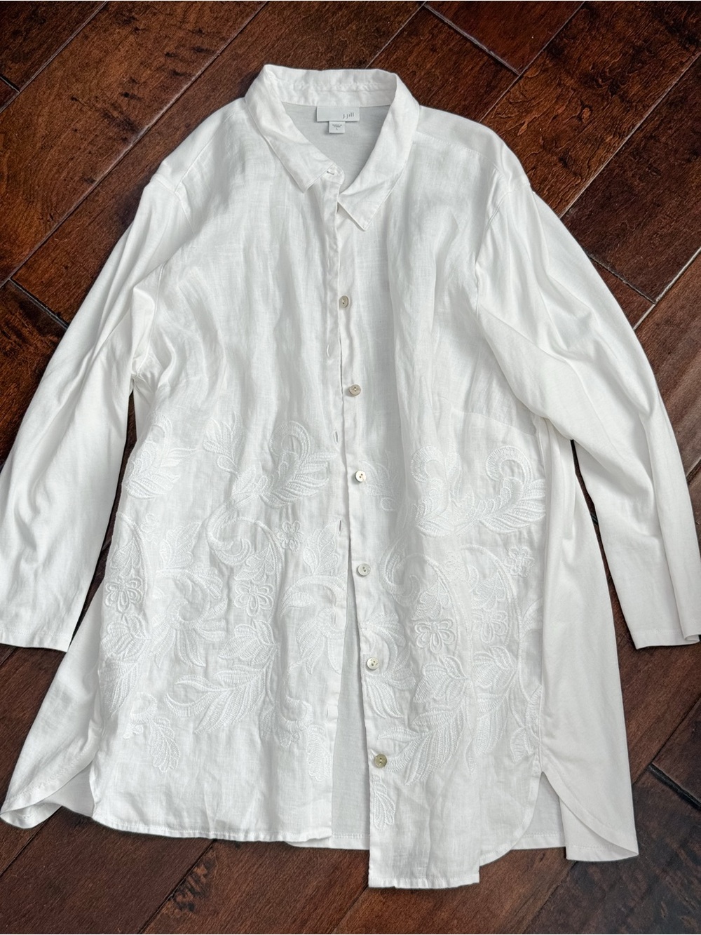 J. Jill Embroidered Linen and Cotton White Button down shirt - Large